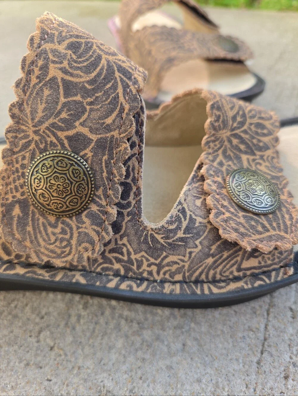 Alegria Leather Comfort Sandals Brown Floral Adjustable Size 37/US 7 Never Worn